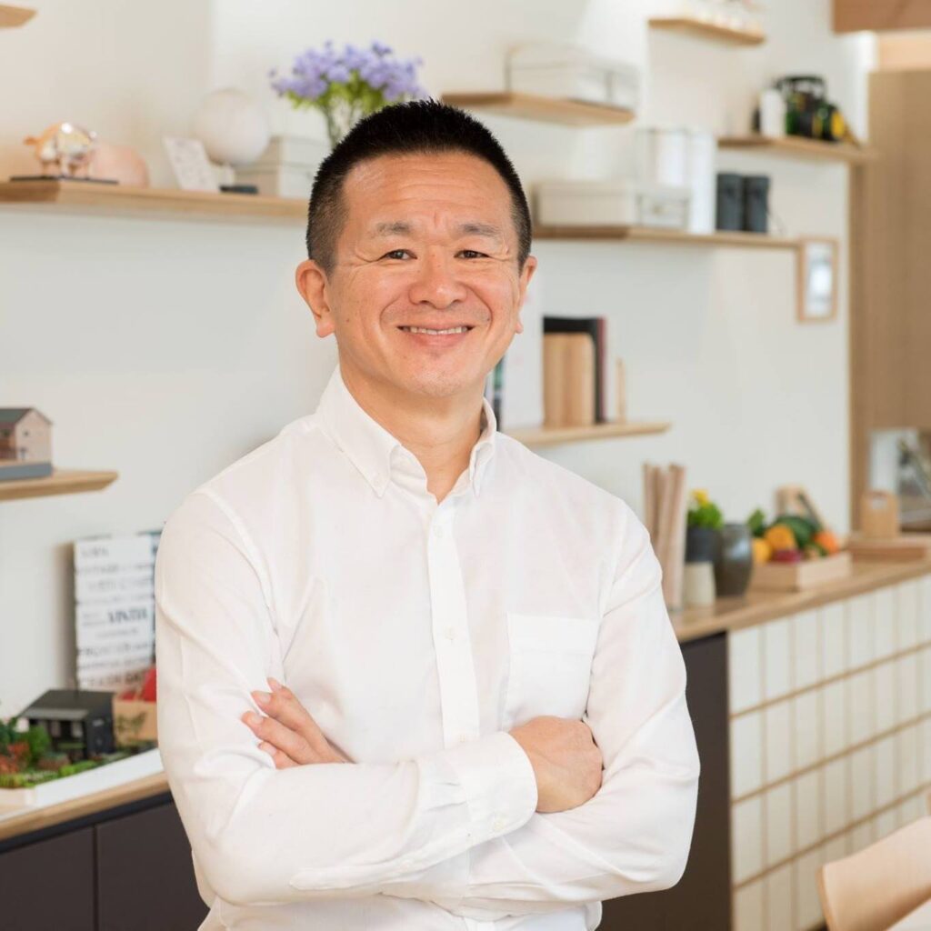 平秀信氏の経歴